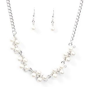 paparazzi Jewelry - White Pearl Necklace Earring Bracelet Set paparazzi Jewelry - White Pearl Necklace Earring Bracelet Set